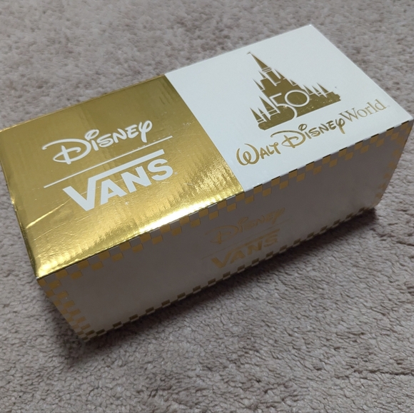 Vans x Disney Classic Slip On Character Button Print - Picture 4 of 5